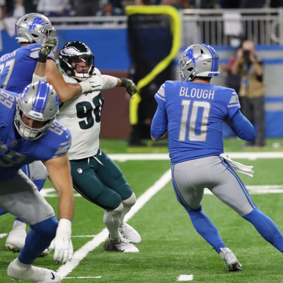 Detroit Lions First Round Acquisition Responds to Claims He Looked Visibly  'Unhappy' After Being Drafted - EssentiallySports