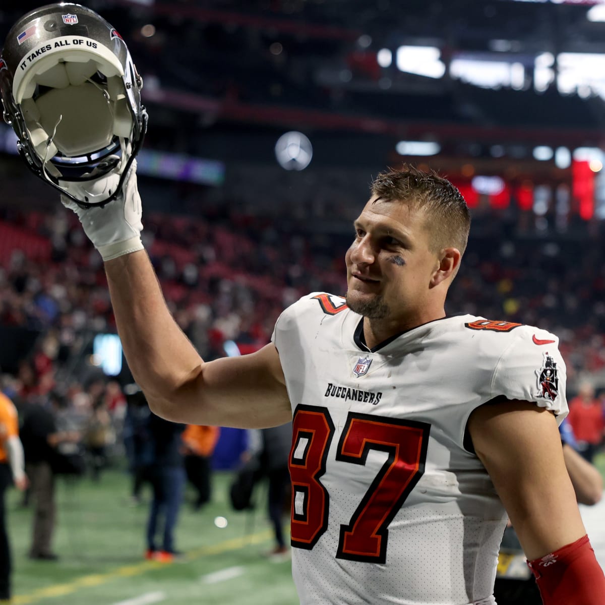 Rob Gronkowski guarantees a return to Buccaneers, but under one condition -  Tampa Bay Buccaneers, BucsGameday