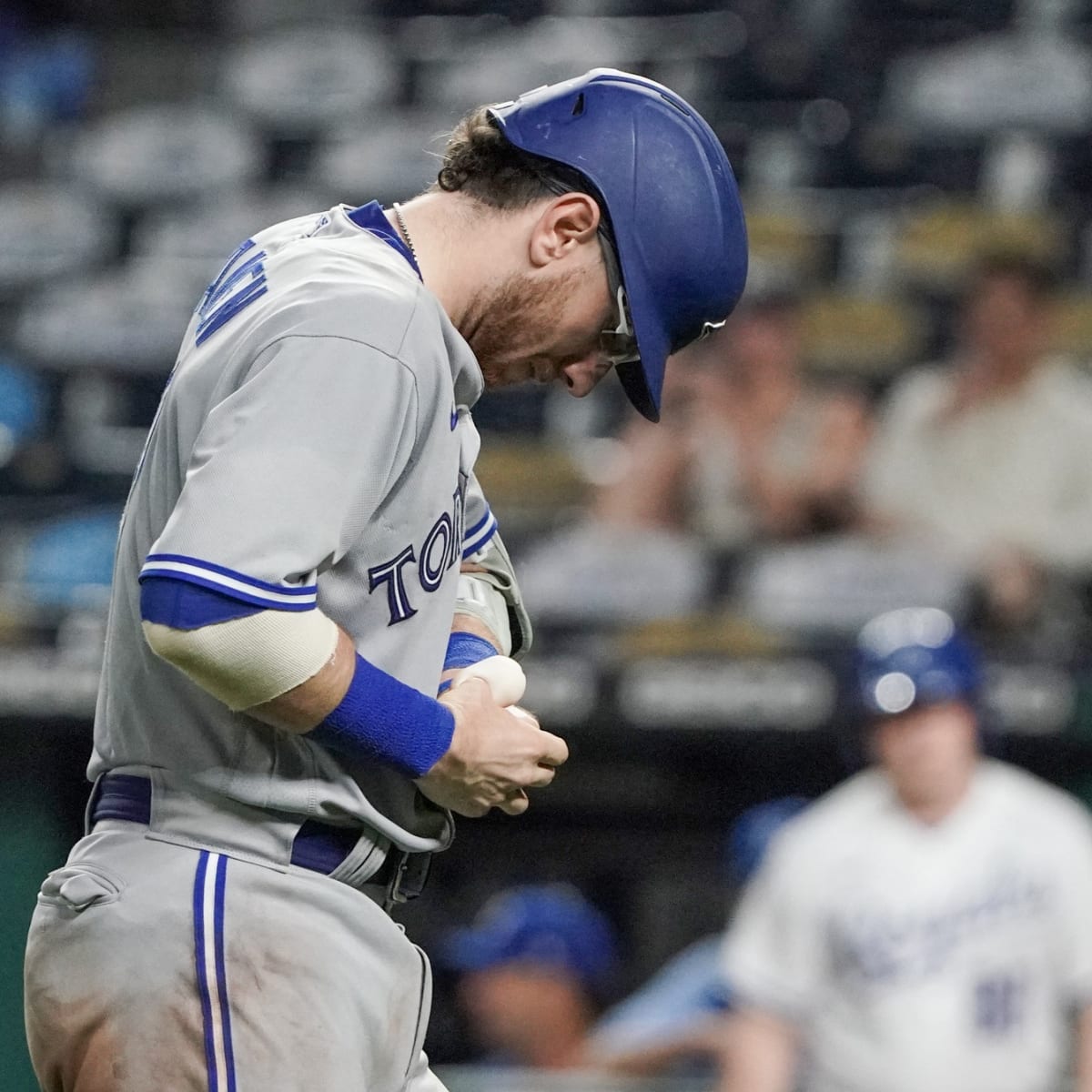 Jansen returns to Blue Jays' lineup, Chapman out with finger