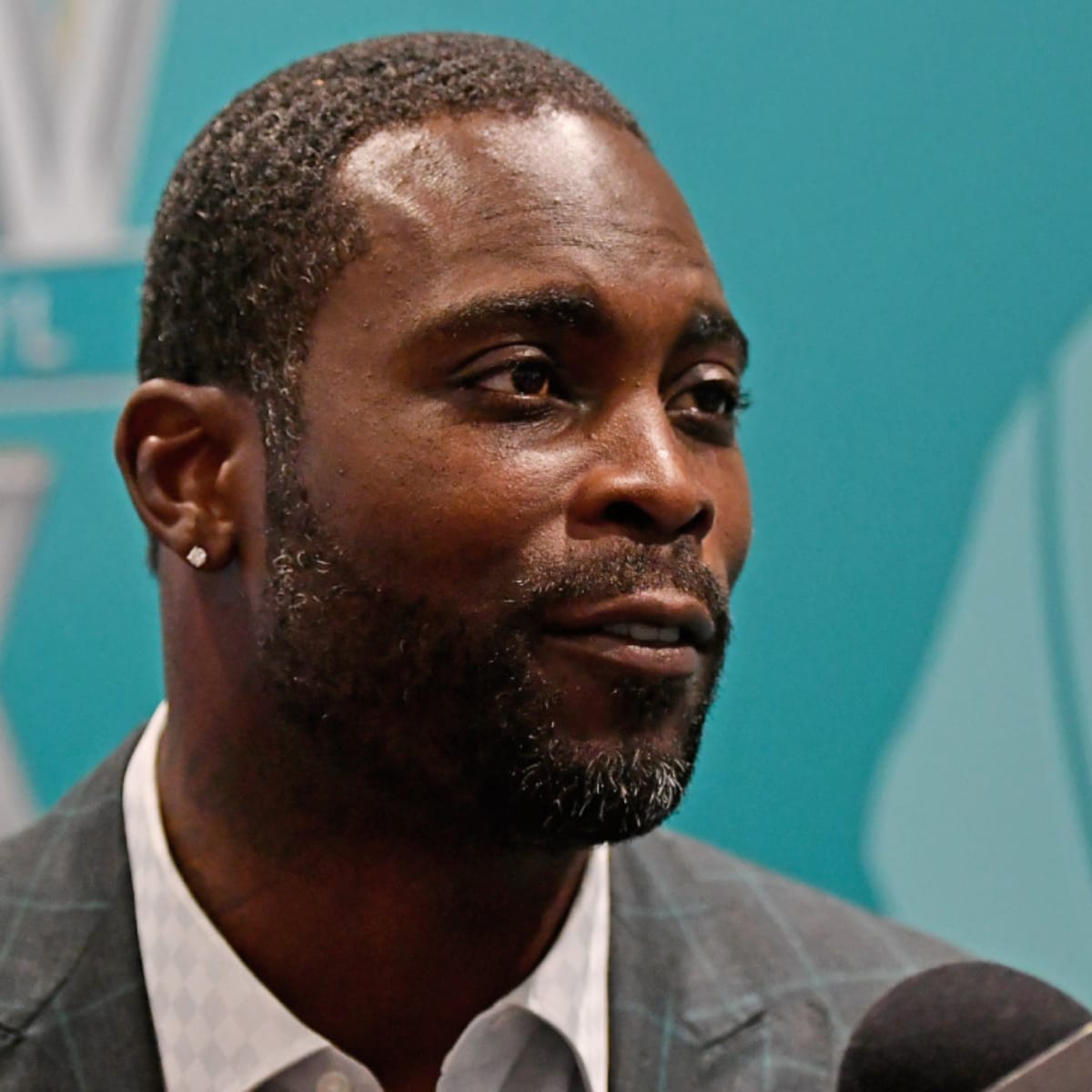 Michael Vick Bio & Career Accomplishments