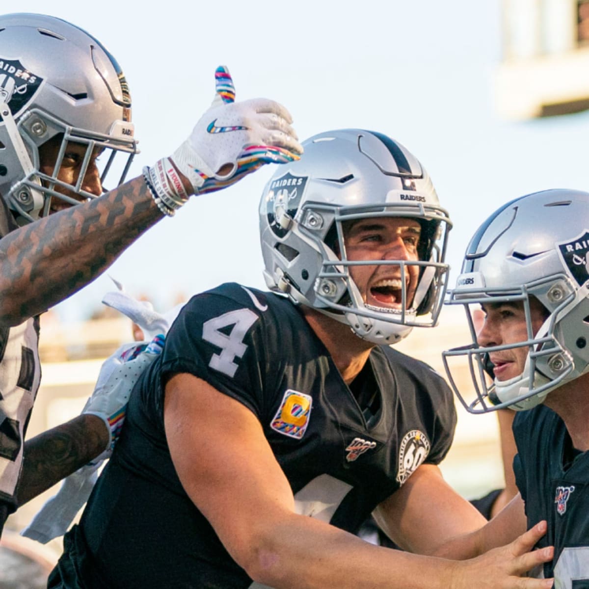 Raiders' Derek Carr on Hunter Renfrow's pass breakup: 'That was an amazing  play'