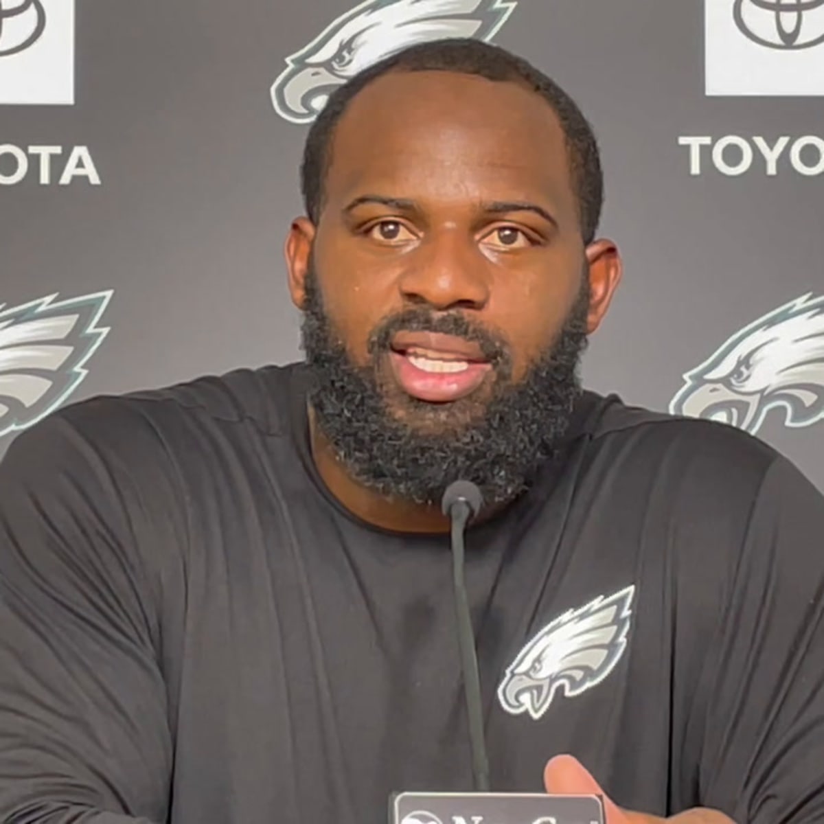 Watch what happens when Eagles' Fletcher Cox takes the mic to rookie Jordan  Davis - CBS Philadelphia