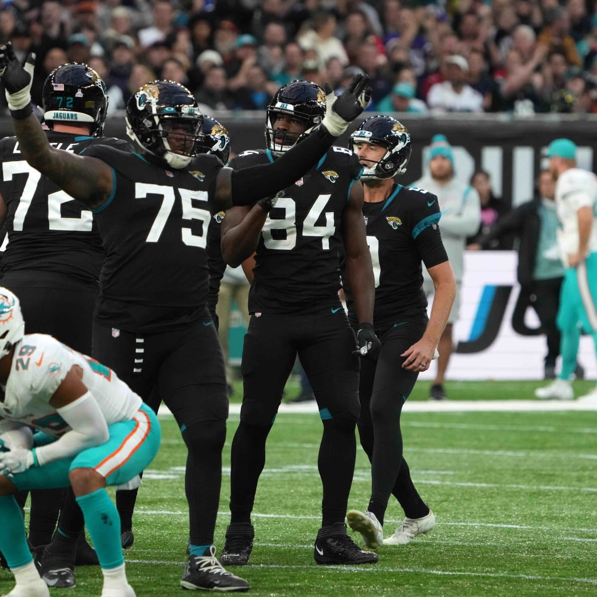 Youth, inexperience show as Jaguars trail early, lose 33-30