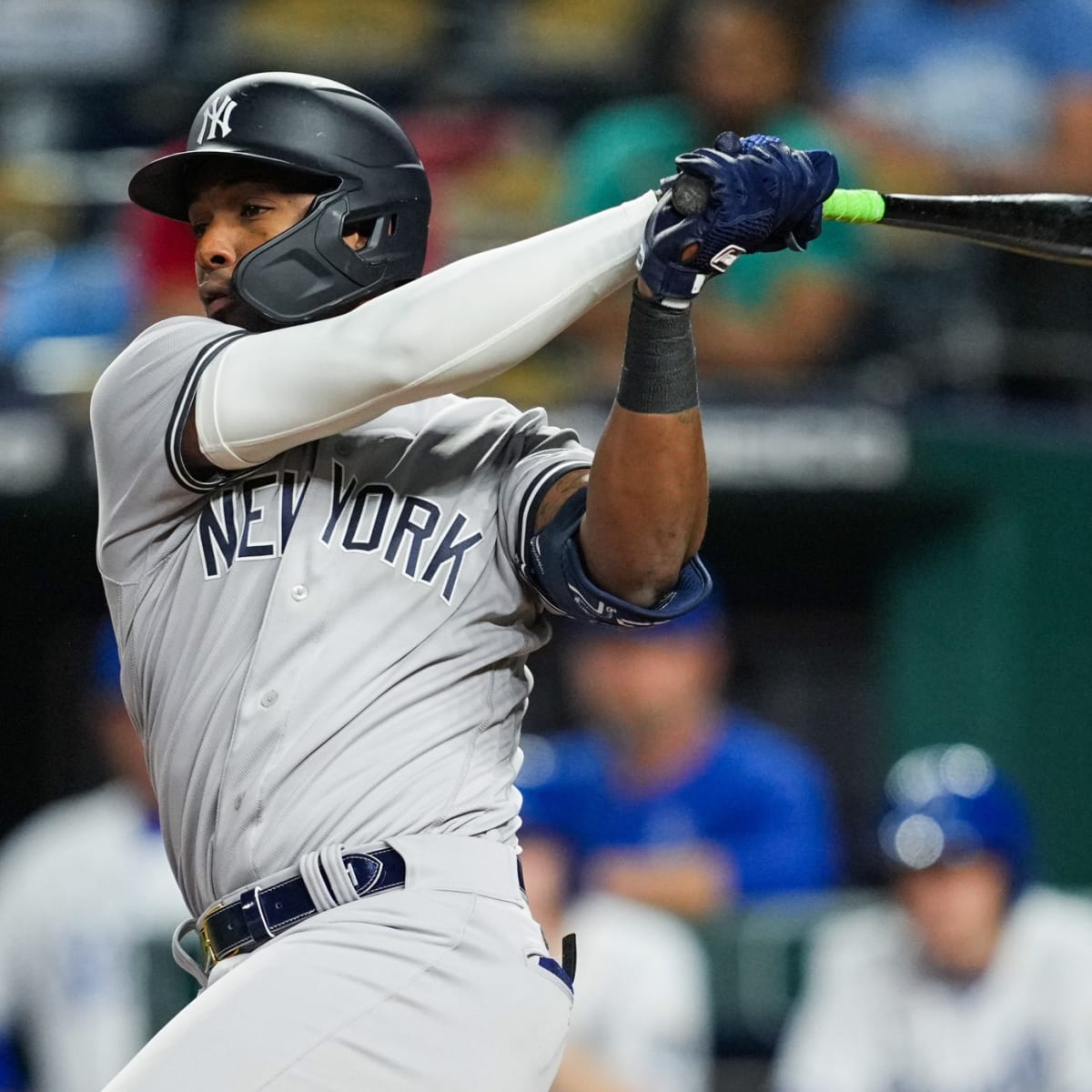 Miguel Andújar requests trade from Yankees (report)