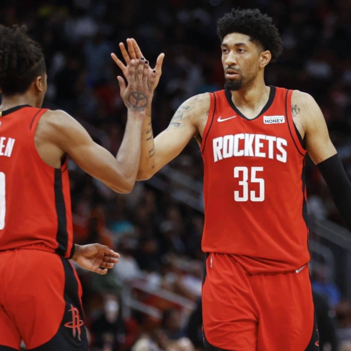 Rockets' Jalen Green threw out the first pitch for the Houston Astros