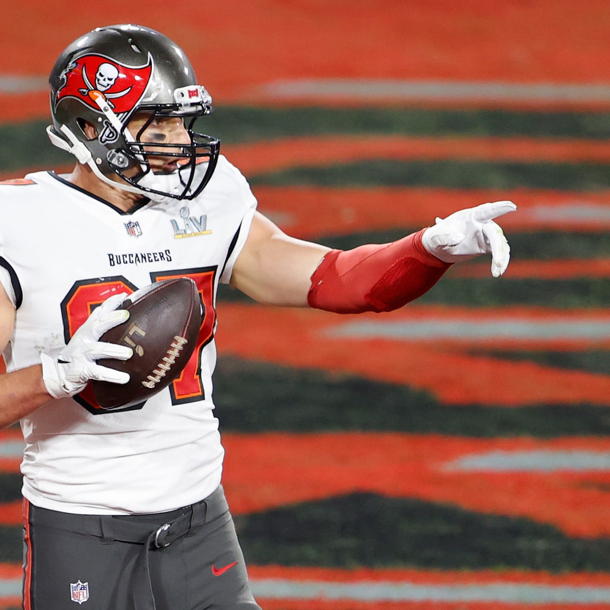 Tom Brady: I Certainly Hope Gronk Plays In 2022 -  - Tampa  Bay Bucs Blog, Buccaneers News