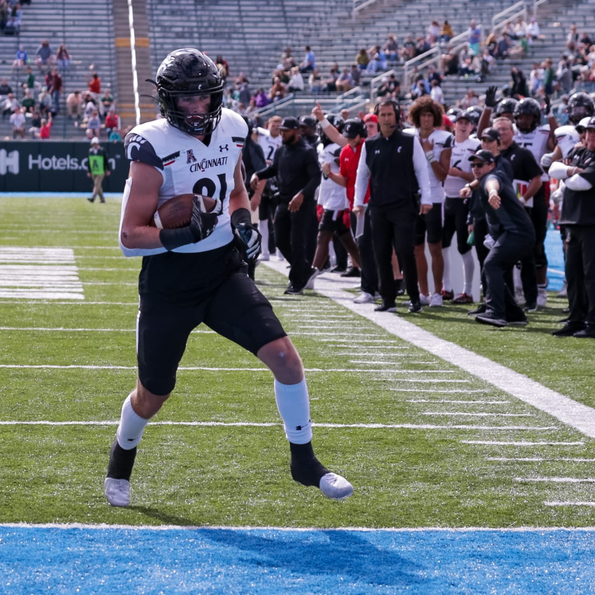 Cincinnati TE Josh Whyle selected 147th overall by Tennessee