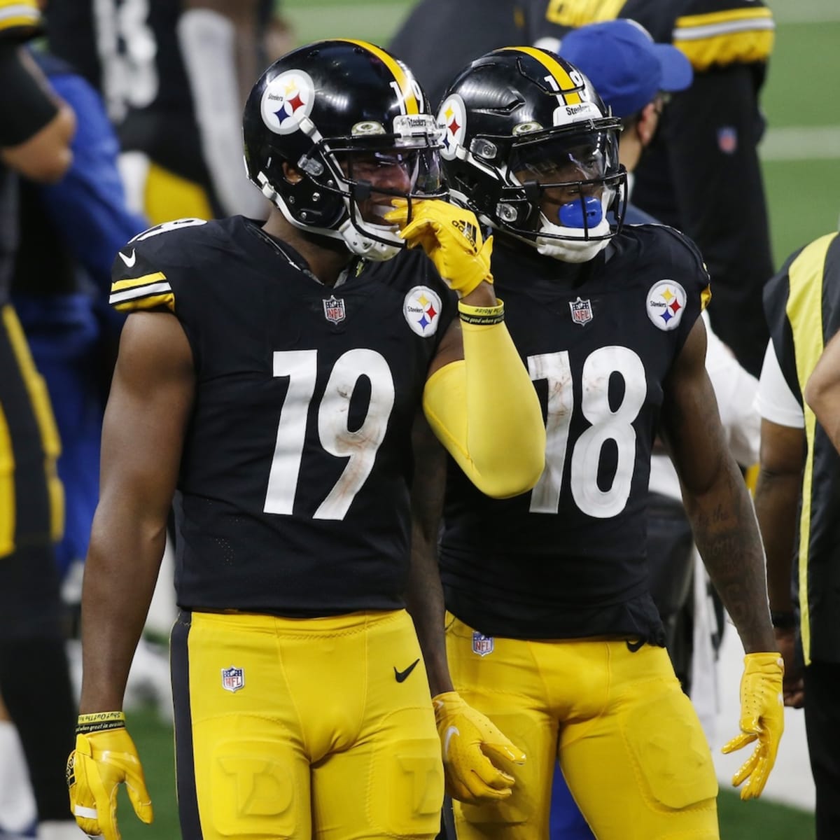 JuJu Smith-Schuster Reveals If He'd Be Open to Steelers Return - Sports  Illustrated