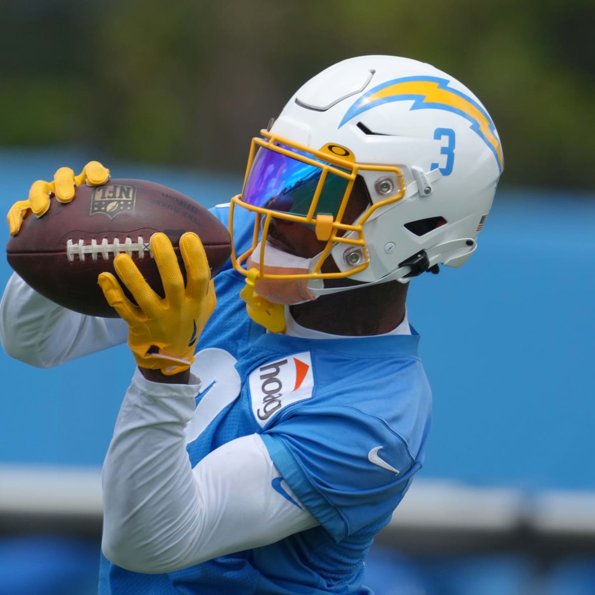 Chargers Pro Bowl S Derwin James to miss season due to knee injury 