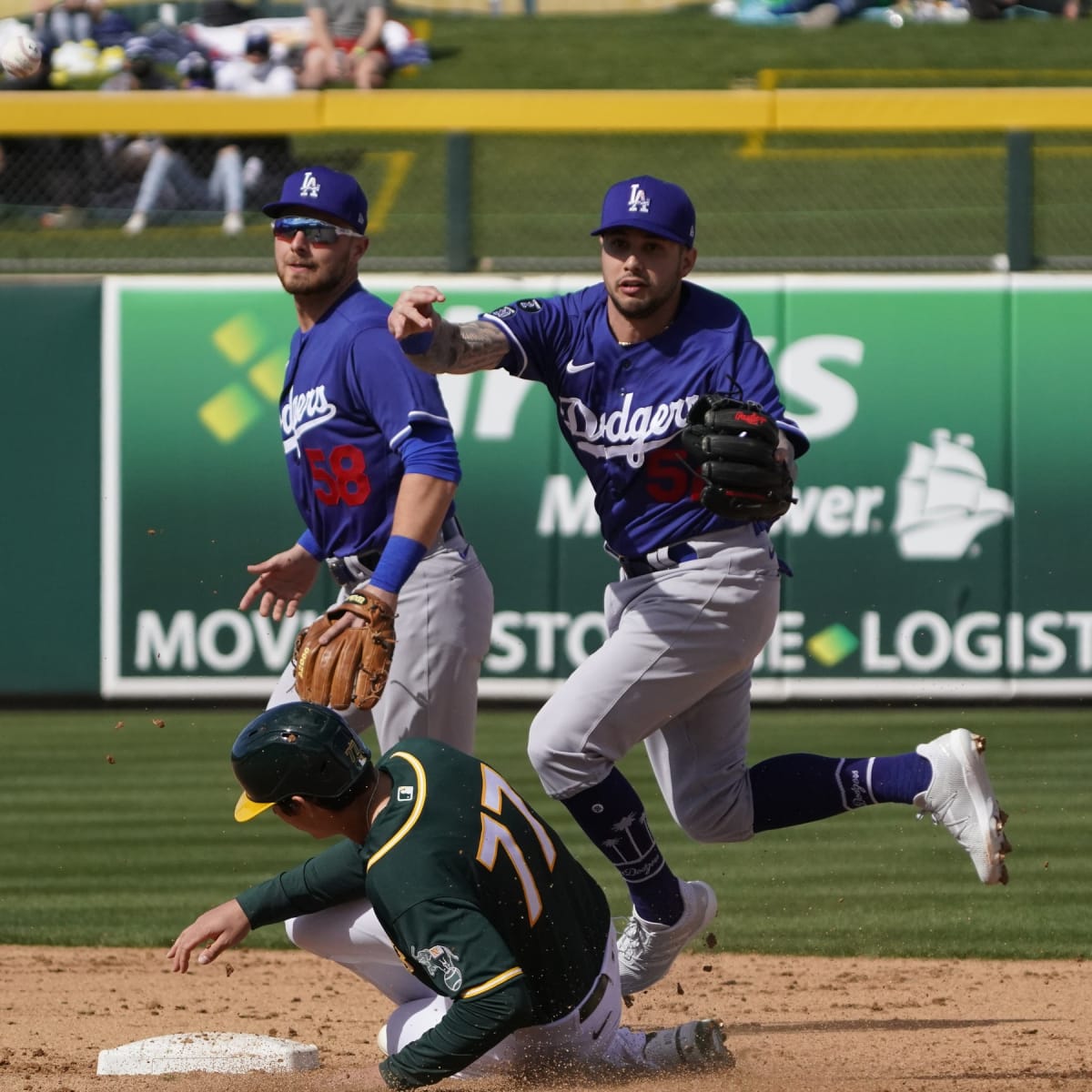 Urías shows ace-level composure in Dodgers' Opening Day victory