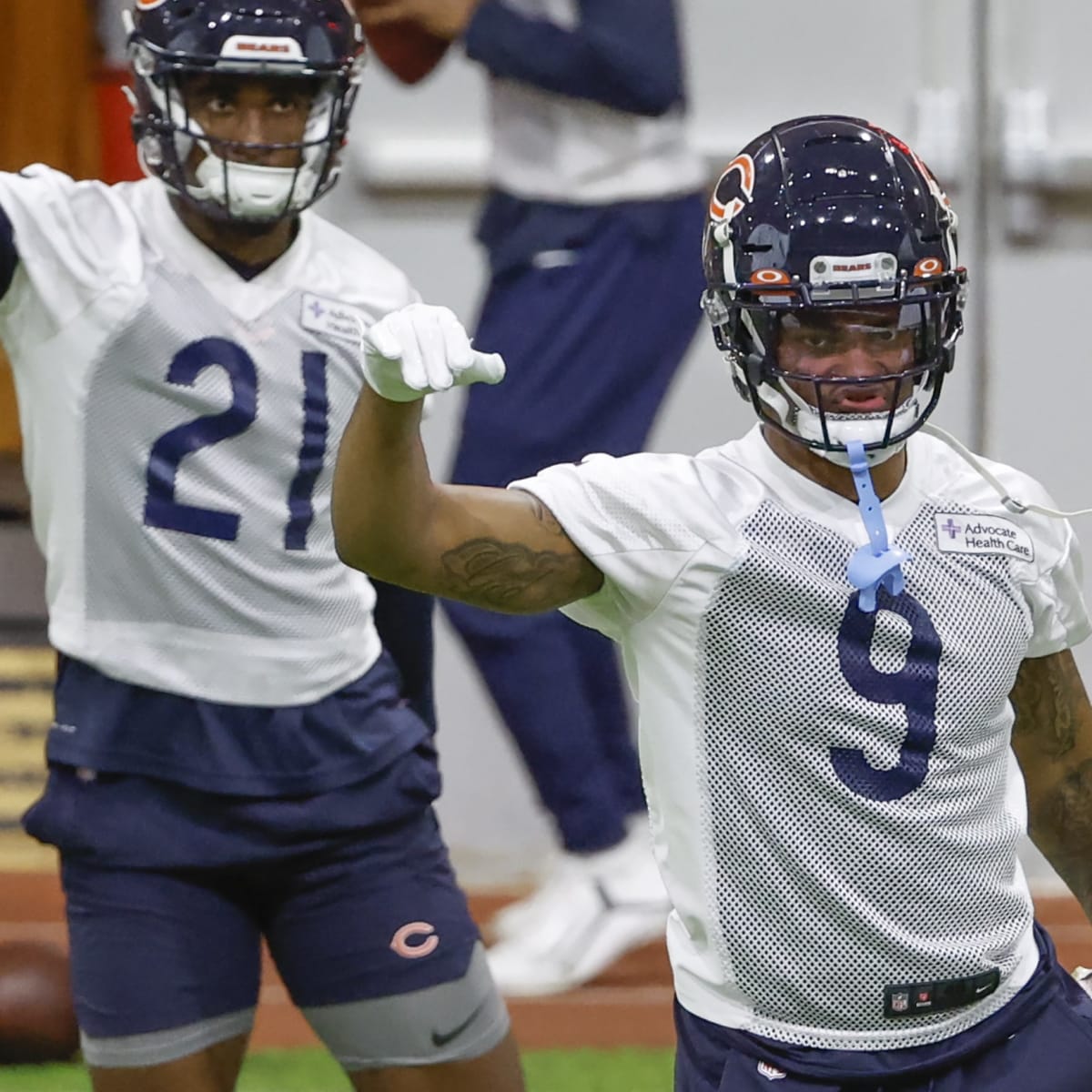 Bears S Jaquan Brisker Gets Advice From Adrian Amos