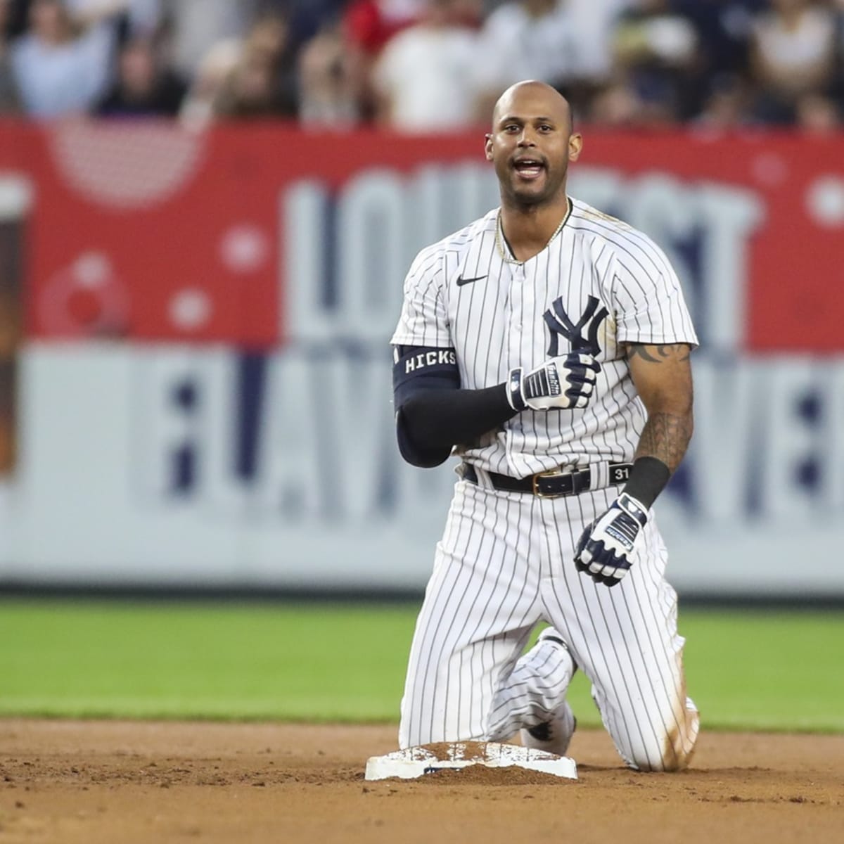 New York Yankees OF Aaron Hicks Finally Contributing on Offense - Sports  Illustrated NY Yankees News, Analysis and More