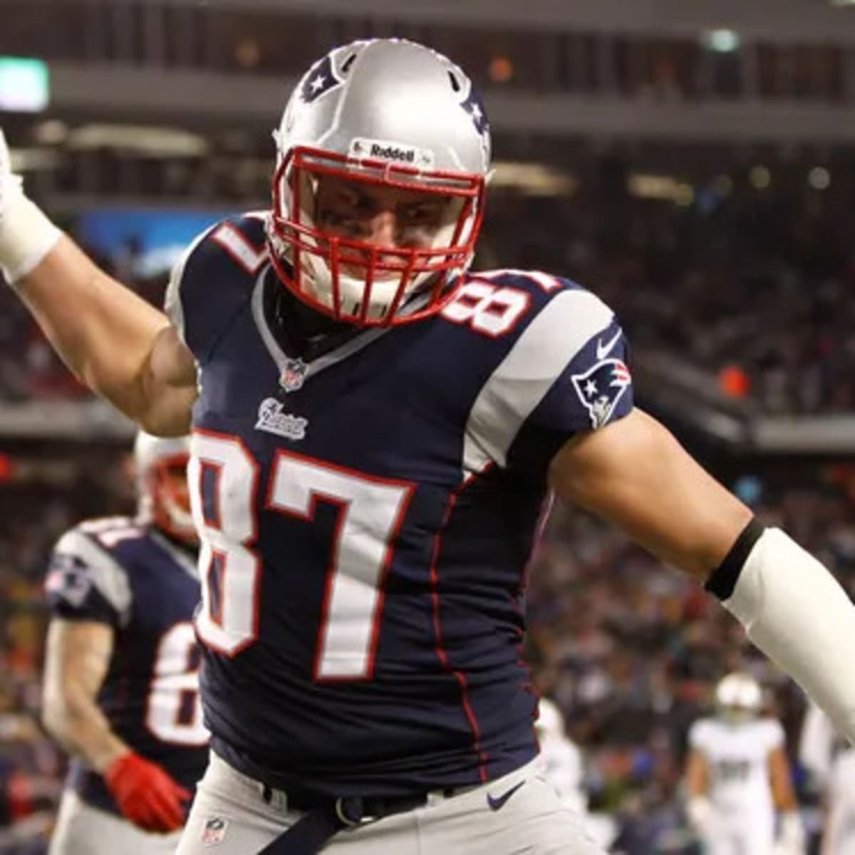 Tom Brady on what makes Gronk the greatest: 'He does the dirty work'