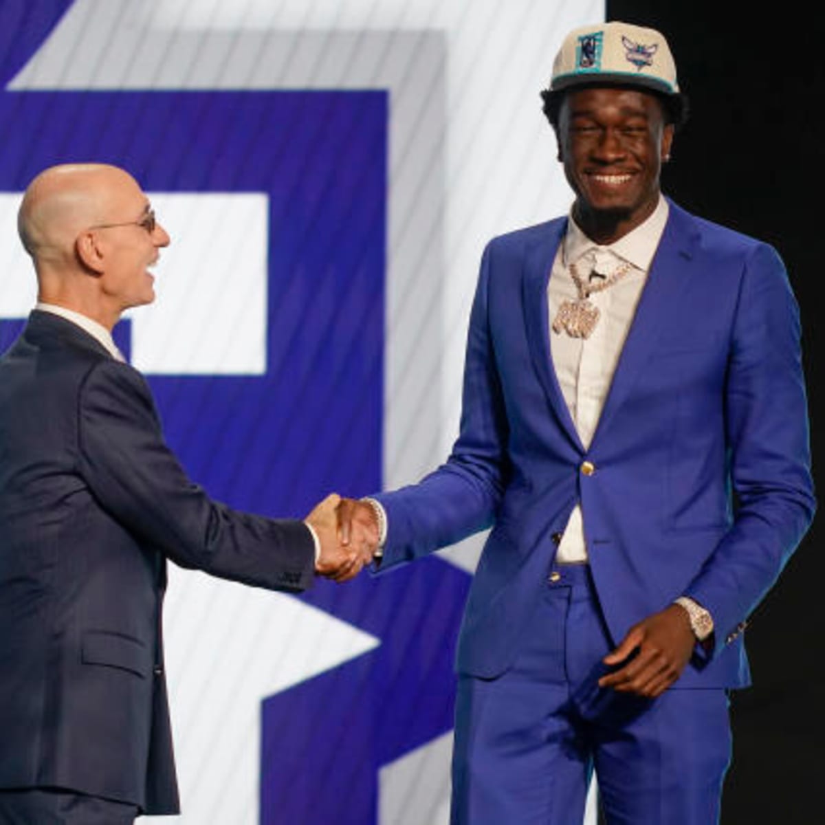 NBA Draft 2022 results: Picks, trades, analysis of chaotic night