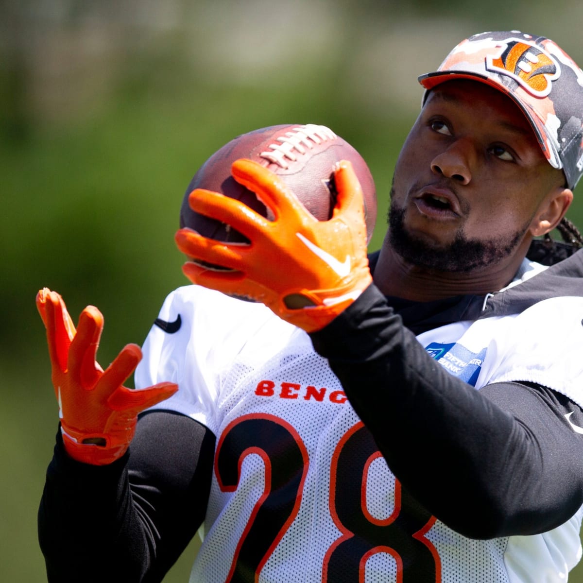 Cincinnati Bengals Stick With Joe Mixon, Despite Speculation About Future 