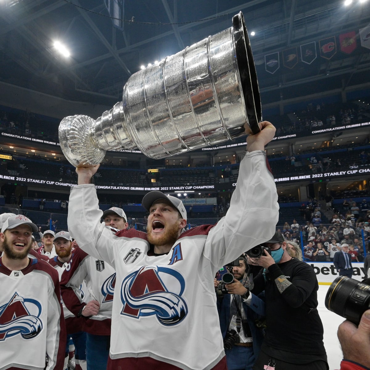 Colorado Avalanche Unseat Tampa Bay to Win the Stanley Cup - The New York  Times