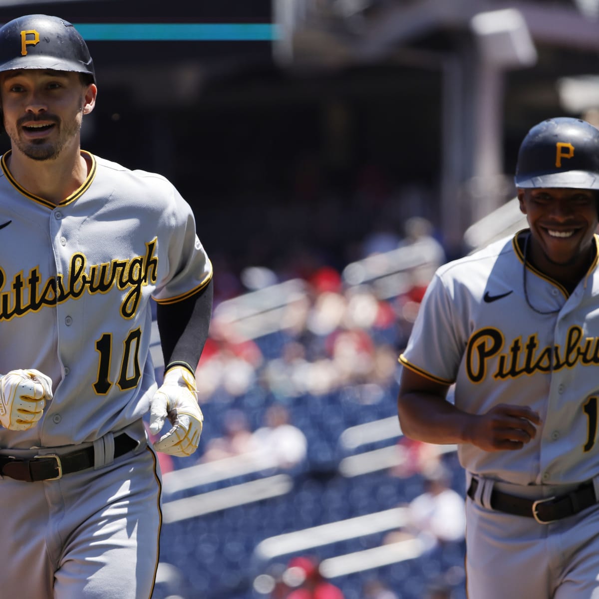 AP sources: Pirates, outfielder Bryan Reynolds agree to 8-year