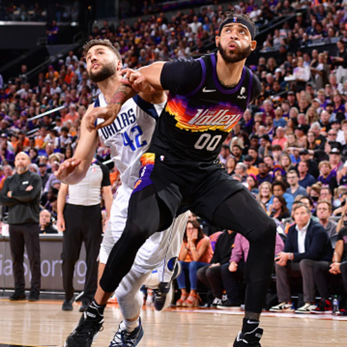 Free-agent center JaVale McGee agrees to deal with Mavericks