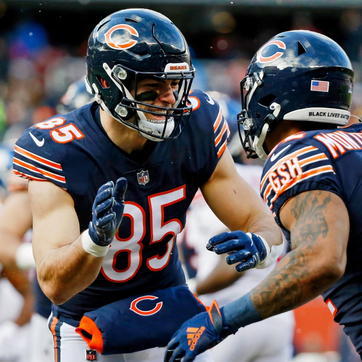 Chicago Bears' Jared Allen not concerned about lack of sacks - Sports  Illustrated