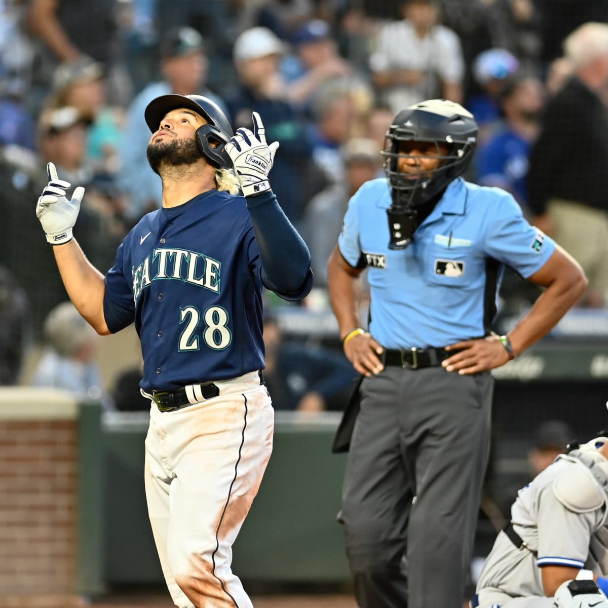 Eugenio Suarez is showing he could be 'pick to click' for Mariners