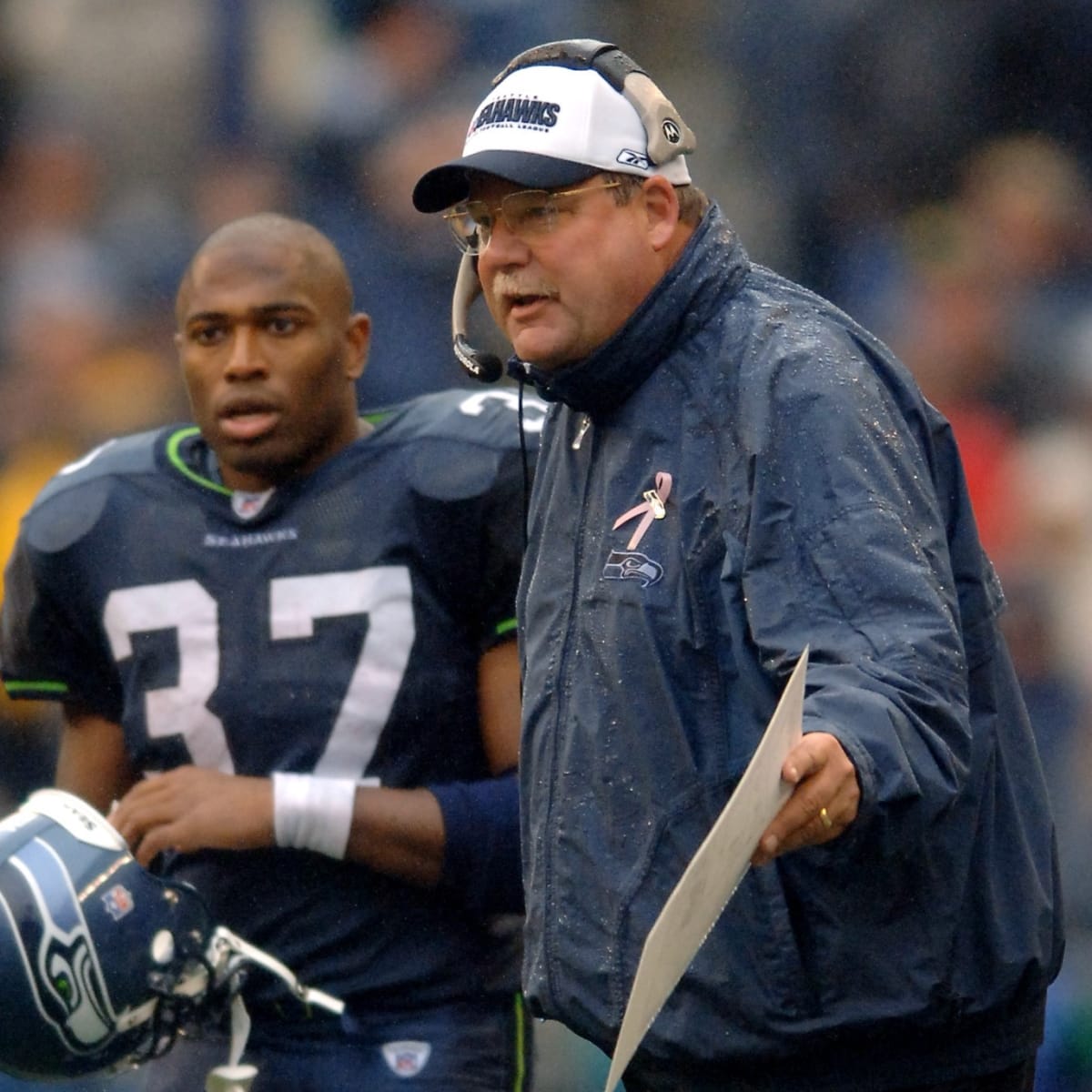 Mike Holmgren, ex-Packers and Seahawks coach, settles into