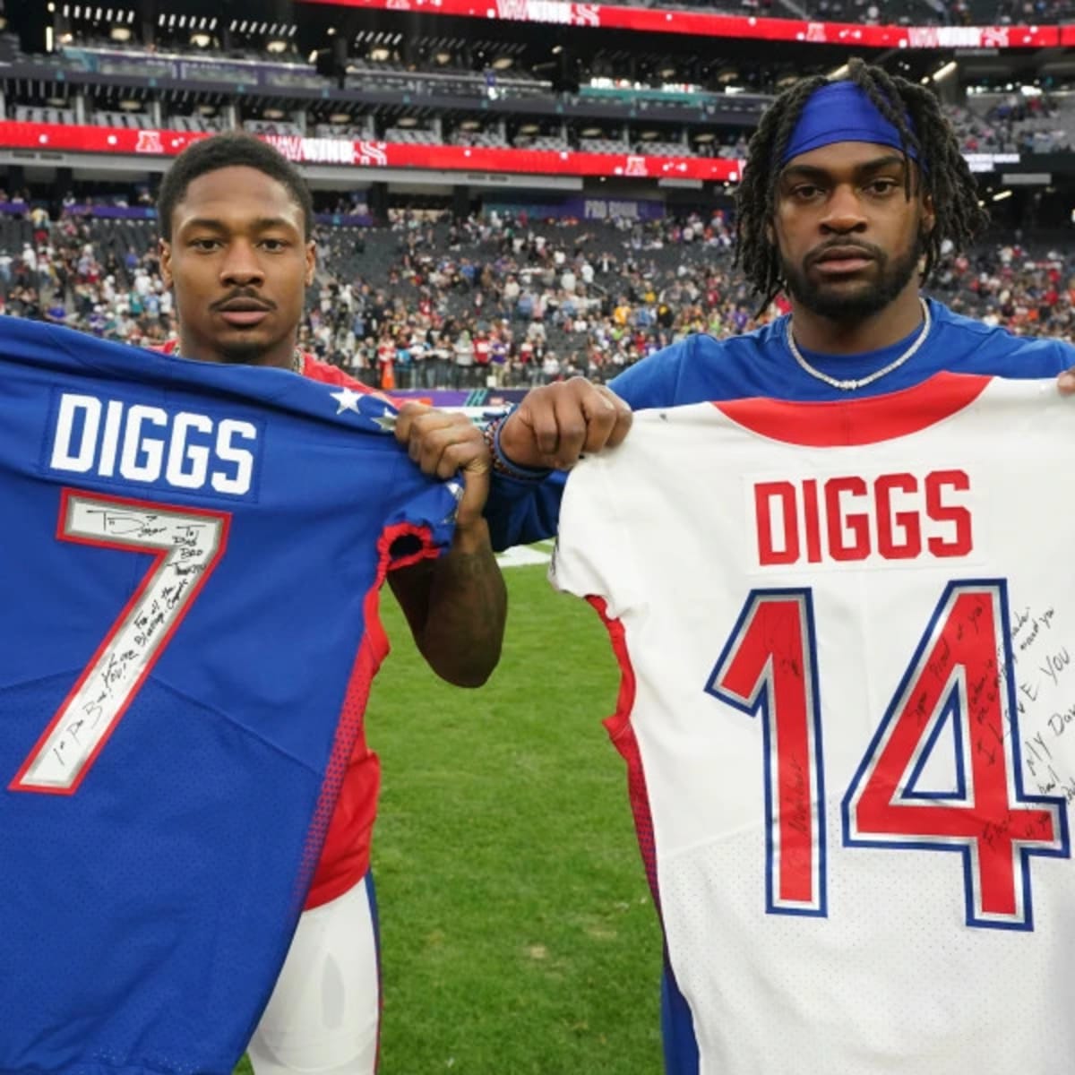 Buffalo Bills' Stefon Diggs' Brother Trevon Urges Him To Leave Team After  Hot Mic Fiasco - Sports Illustrated Buffalo Bills News, Analysis and More