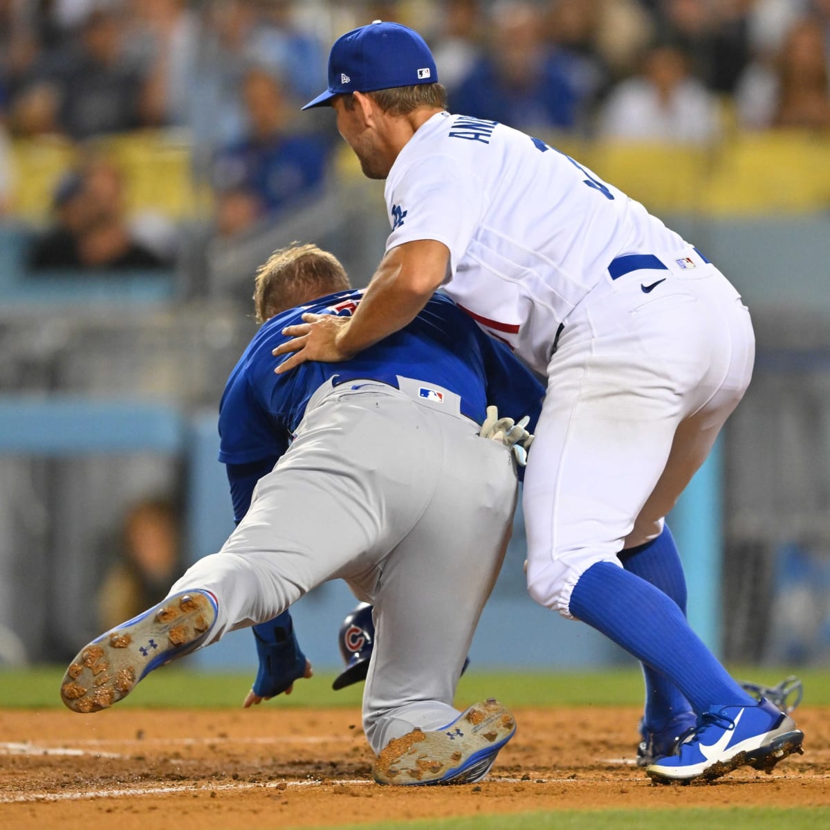 Dodgers News: Tyler Anderson's Forceful Tag of Cubs Outfielder