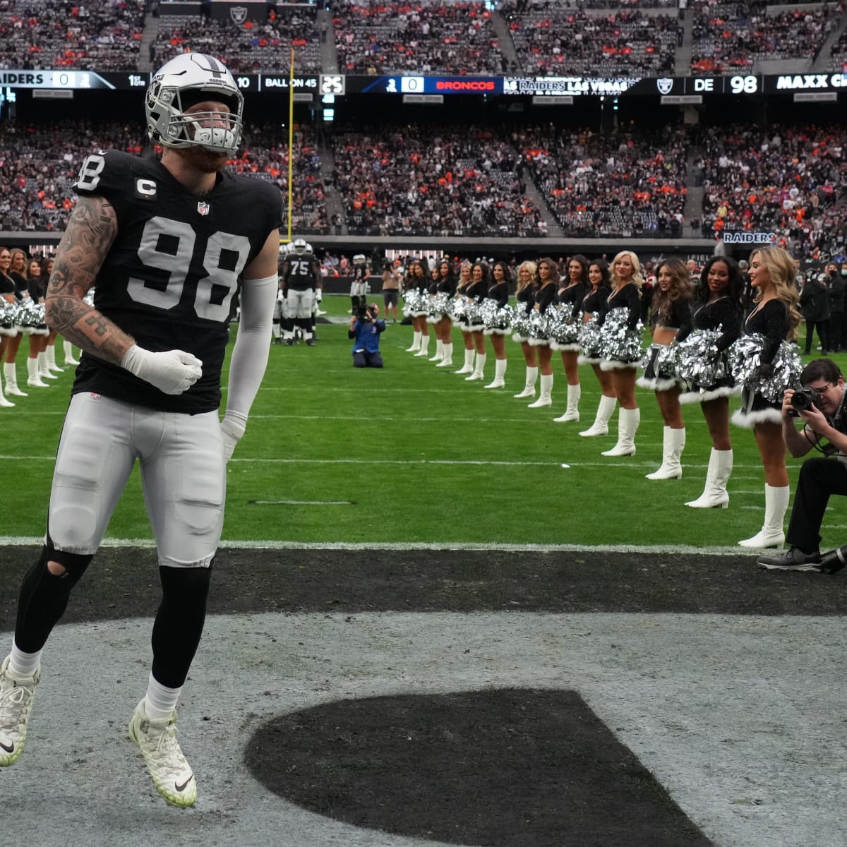 Maxx Crosby, Denzel Perryman appear at Raiders Skills Camp for Las Vegas  youth