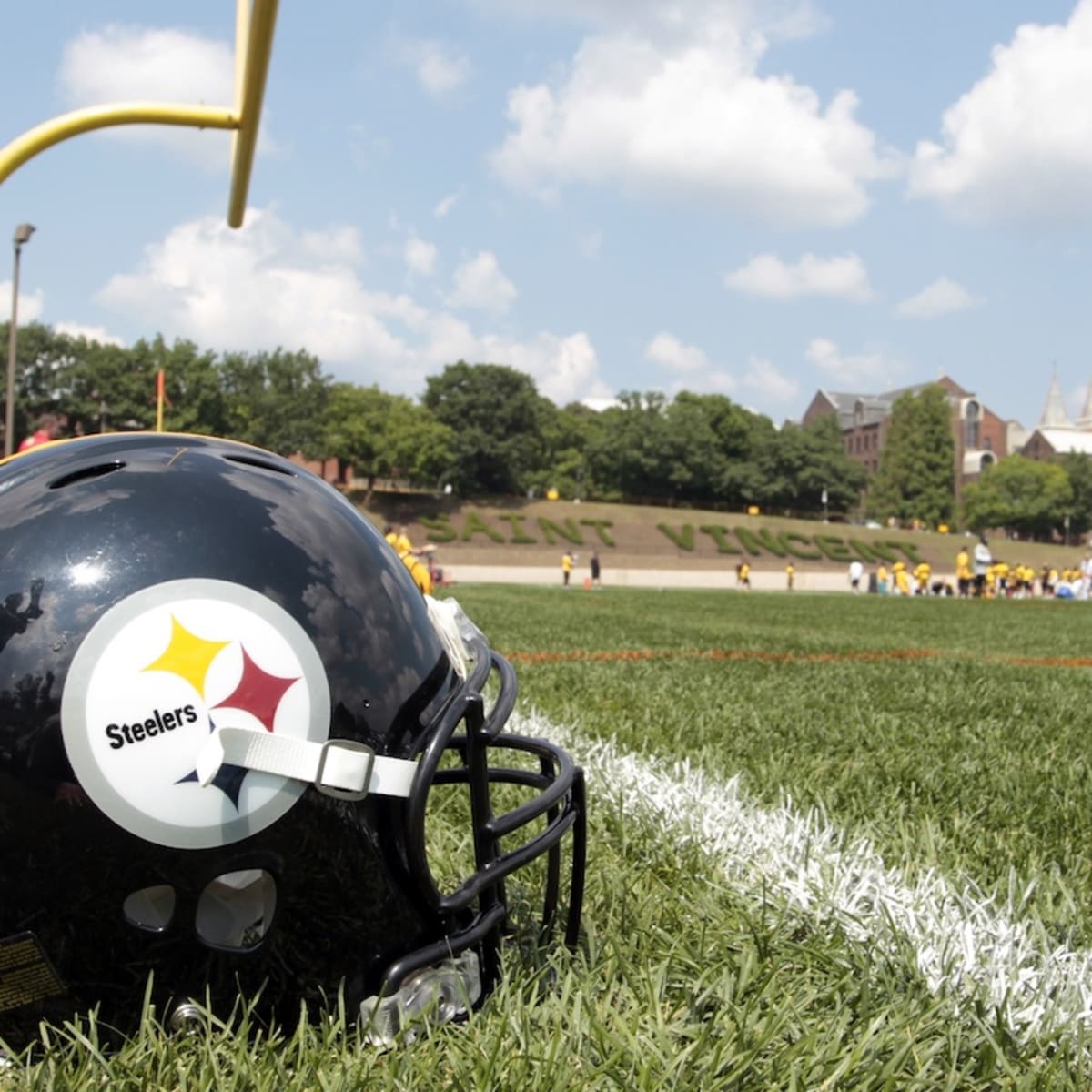 Pittsburgh Steelers on X: All smiles when you're at #SteelersCamp