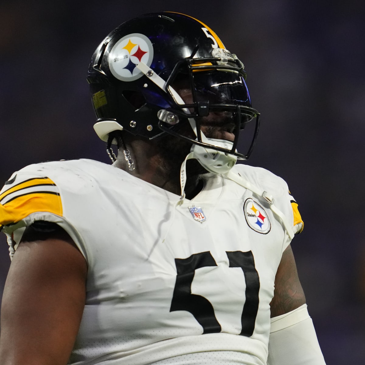 Washington Commanders Sign 5x Pro Bowl Guard Trai Turner; New Offensive  Line Depth Chart? - Sports Illustrated Washington Football News, Analysis  and More