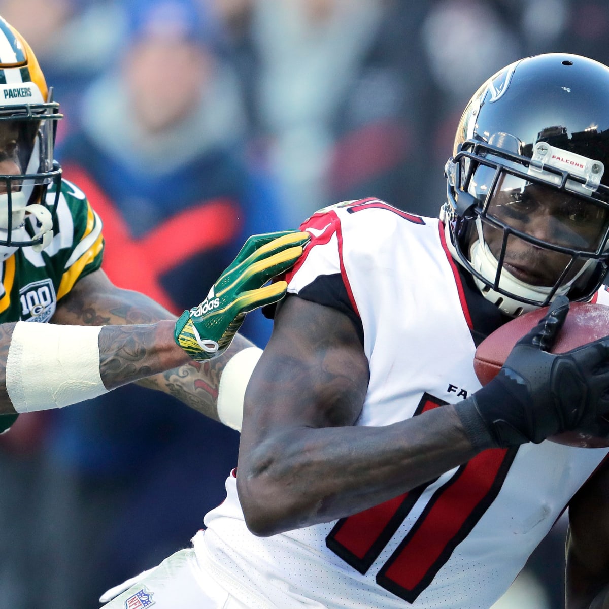 See Lil Wayne Lead Packers Out The Tunnel Before Lions Game