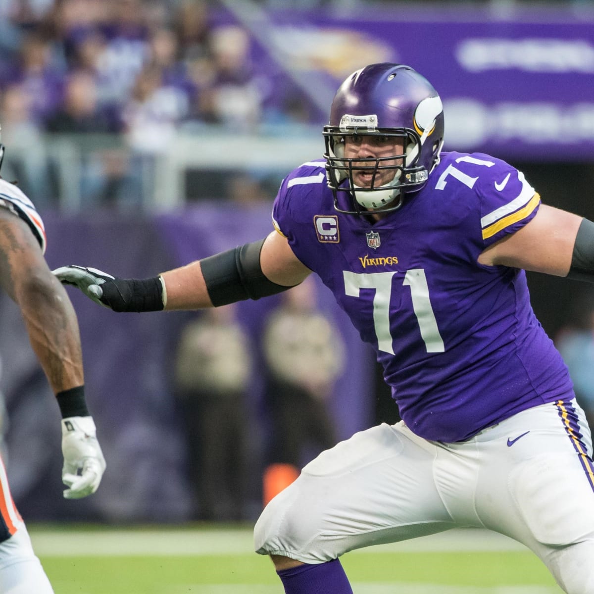 Chicago Bears sign veteran OL Riley Reiff