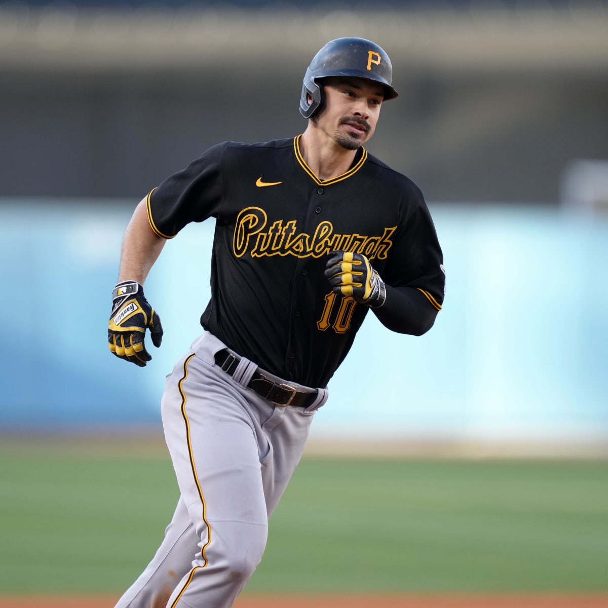 New York Yankees Still Pursuing Trade For Pittsburgh Pirates CF Bryan  Reynolds - Sports Illustrated NY Yankees News, Analysis and More