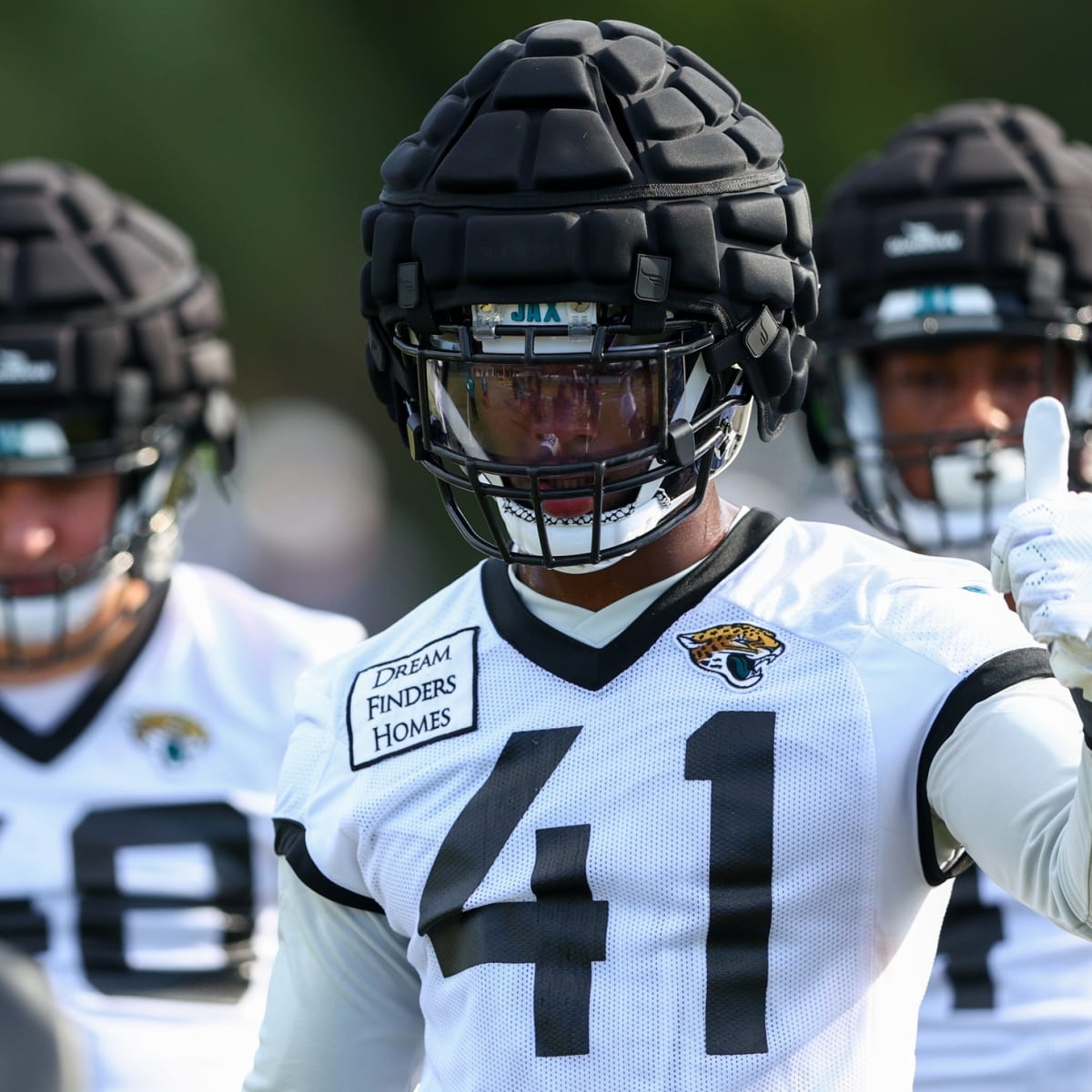 Jacksonville Jaguars need to give OLB Josh Allen help in 2022