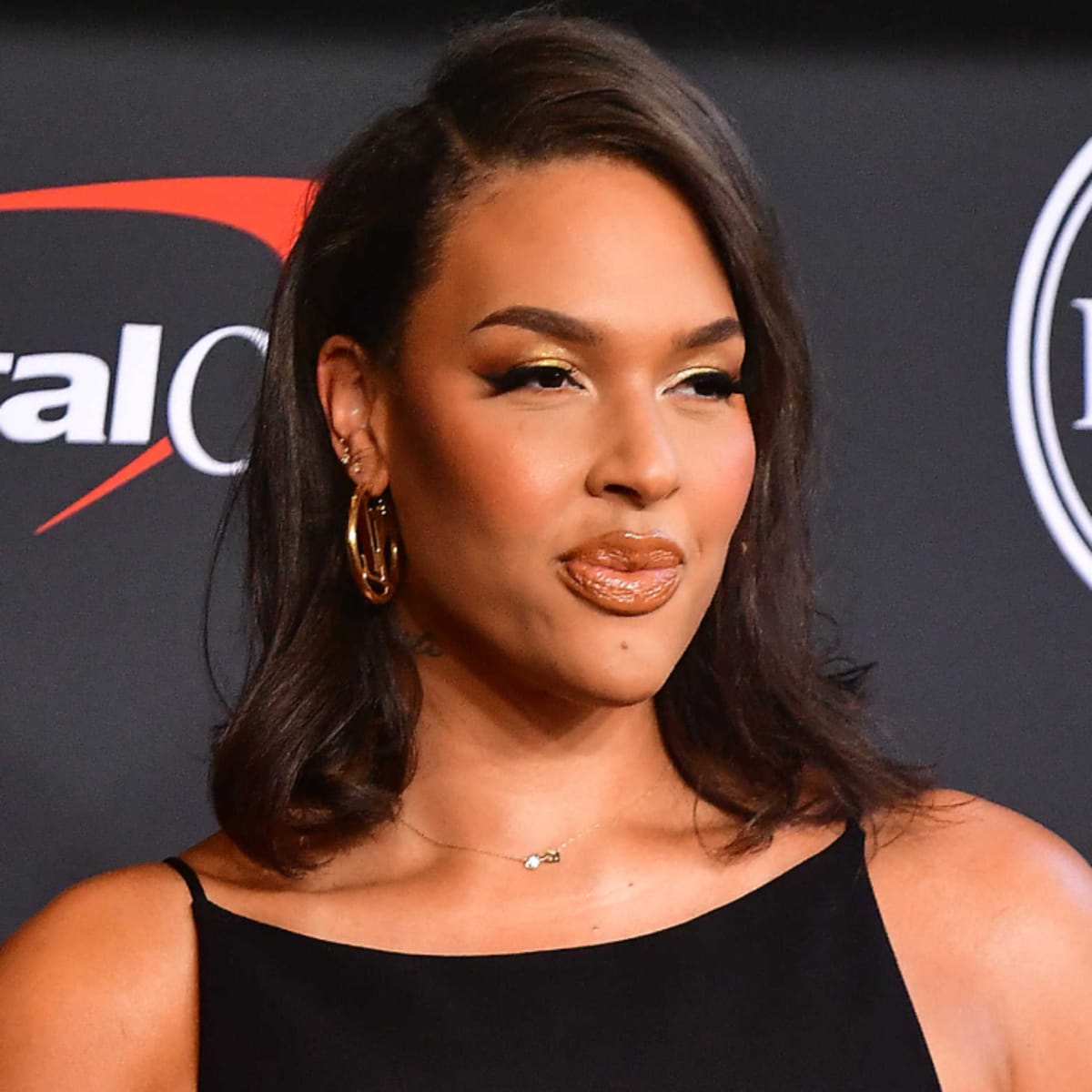 Liz Cambage, Sparks agree to contract divorce: What's next for Australian  WNBA star?