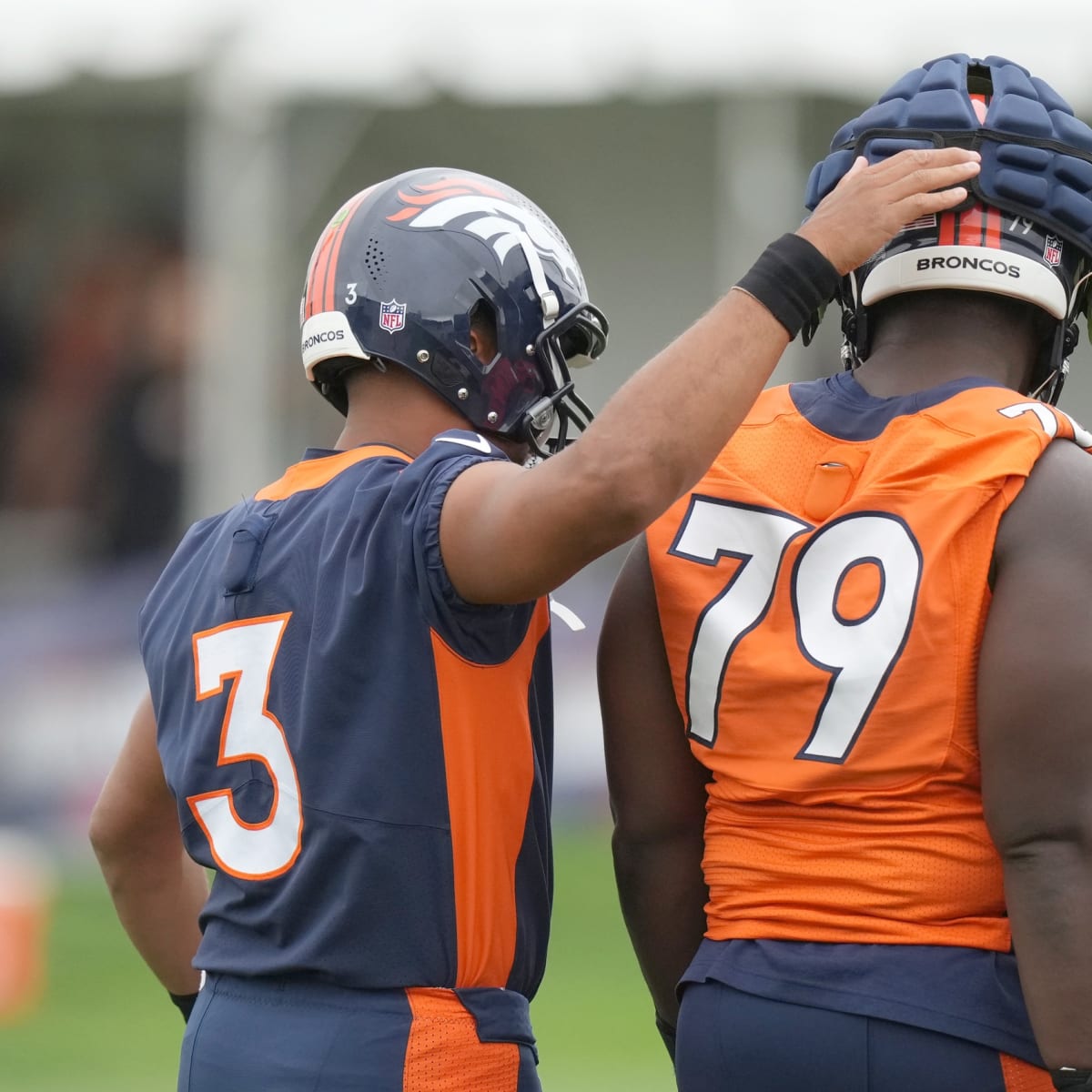 Denver Broncos: Lloyd Cushenberry praises OL coach Mike Munchak