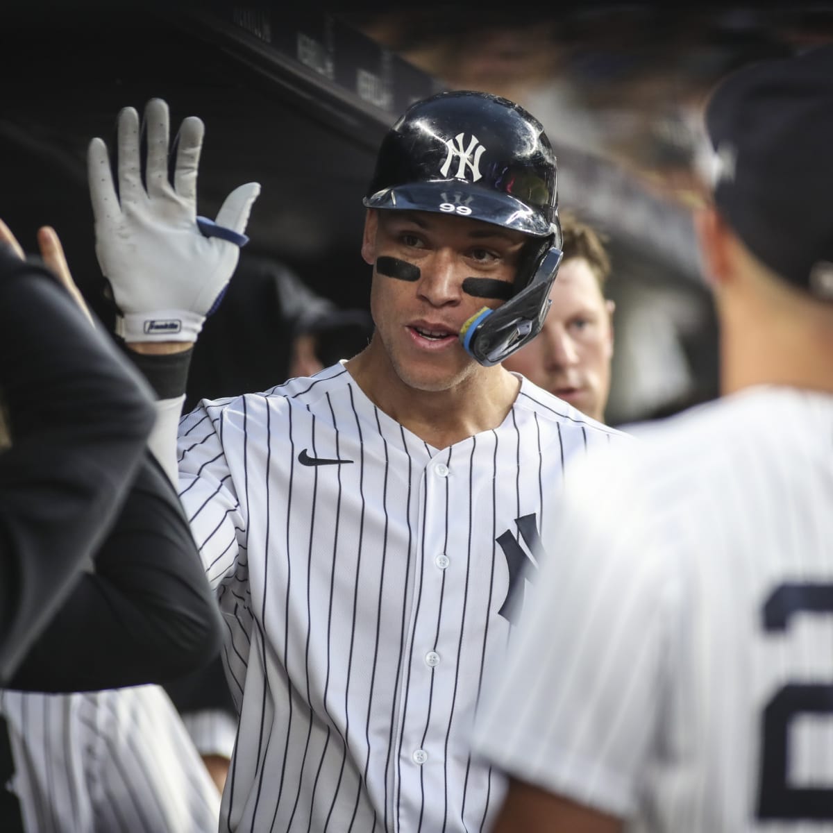 New York Yankees eclipse single-season home run record