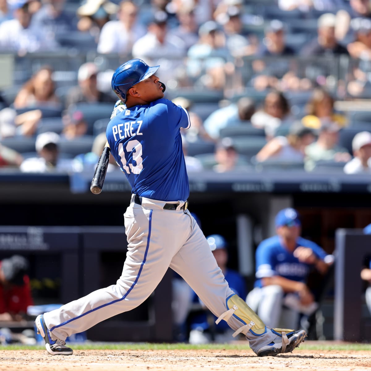 Kansas City Royals reportedly open to Salvador Perez trade, 4