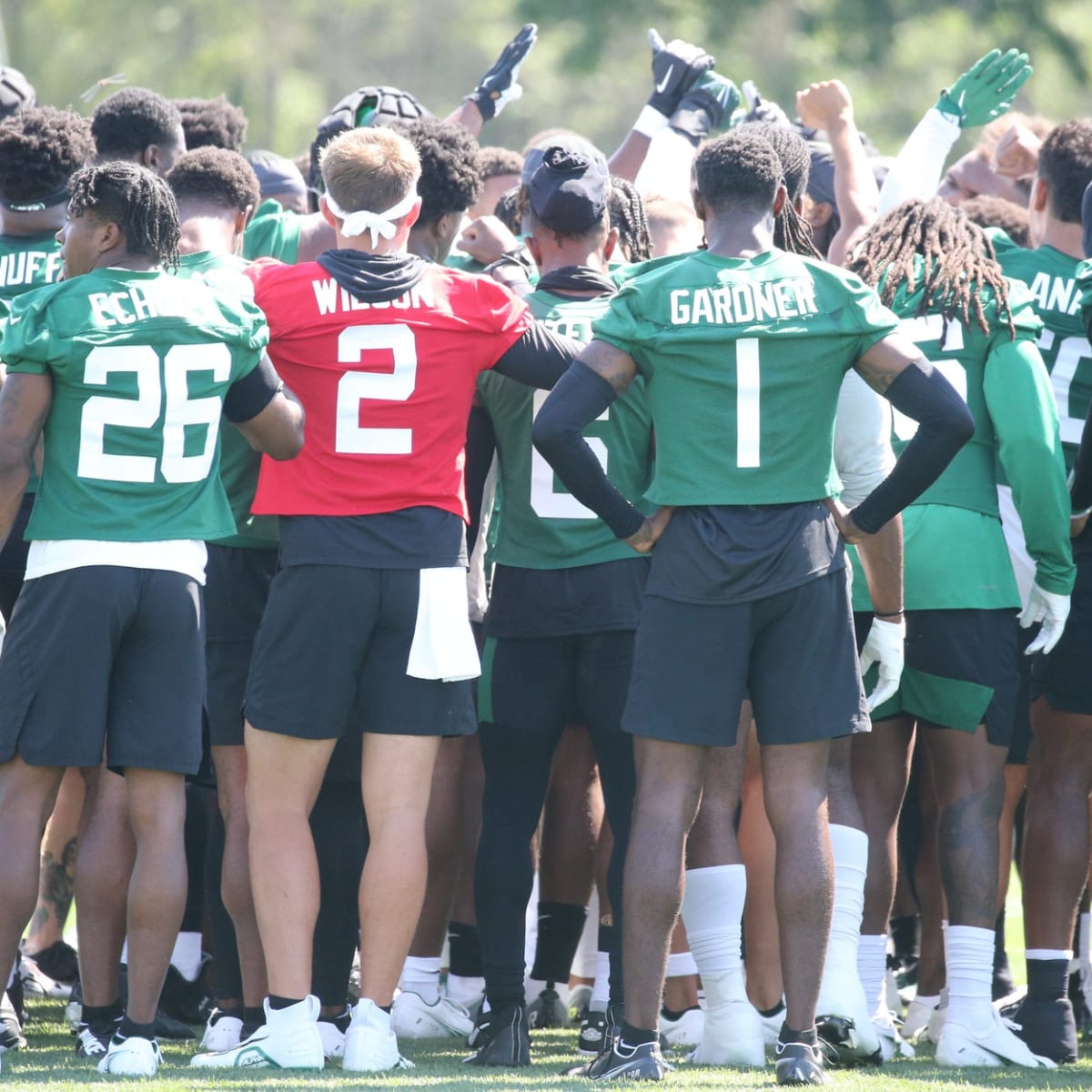 Zach Wilson, Mekhi Becton, Sauce Gardner, and more get ready for the Green  and White scrimmage