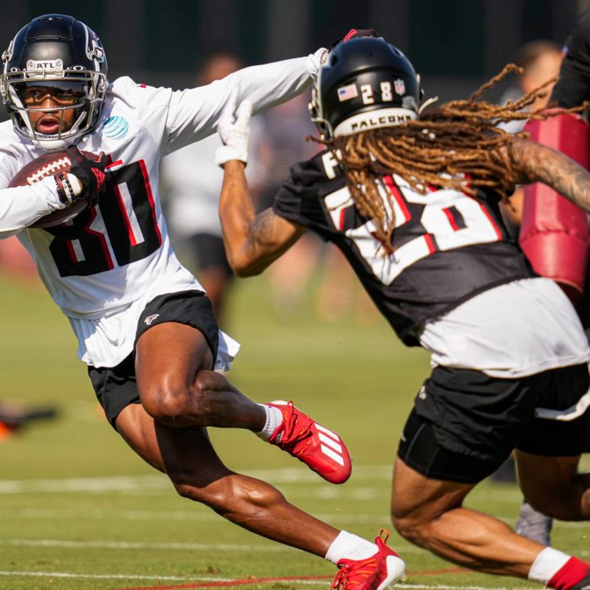 Deion Jones debuts new visor  2021 AT&T Training Camp Day 2