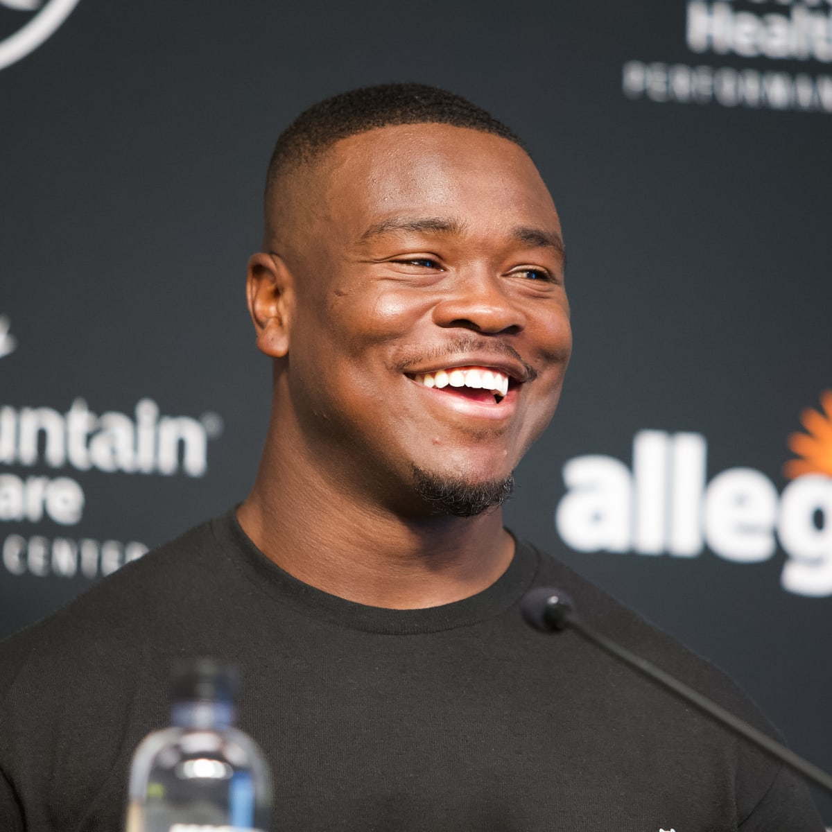 Raiders linebacker Jayon Brown health - Silver And Black Pride