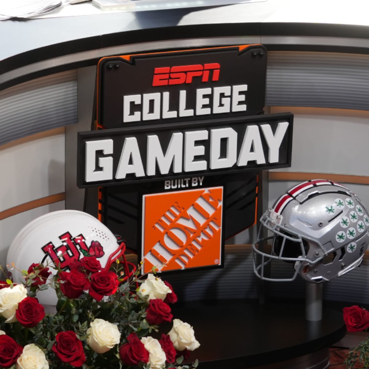 Meet the personalities of ESPN 'College GameDay'