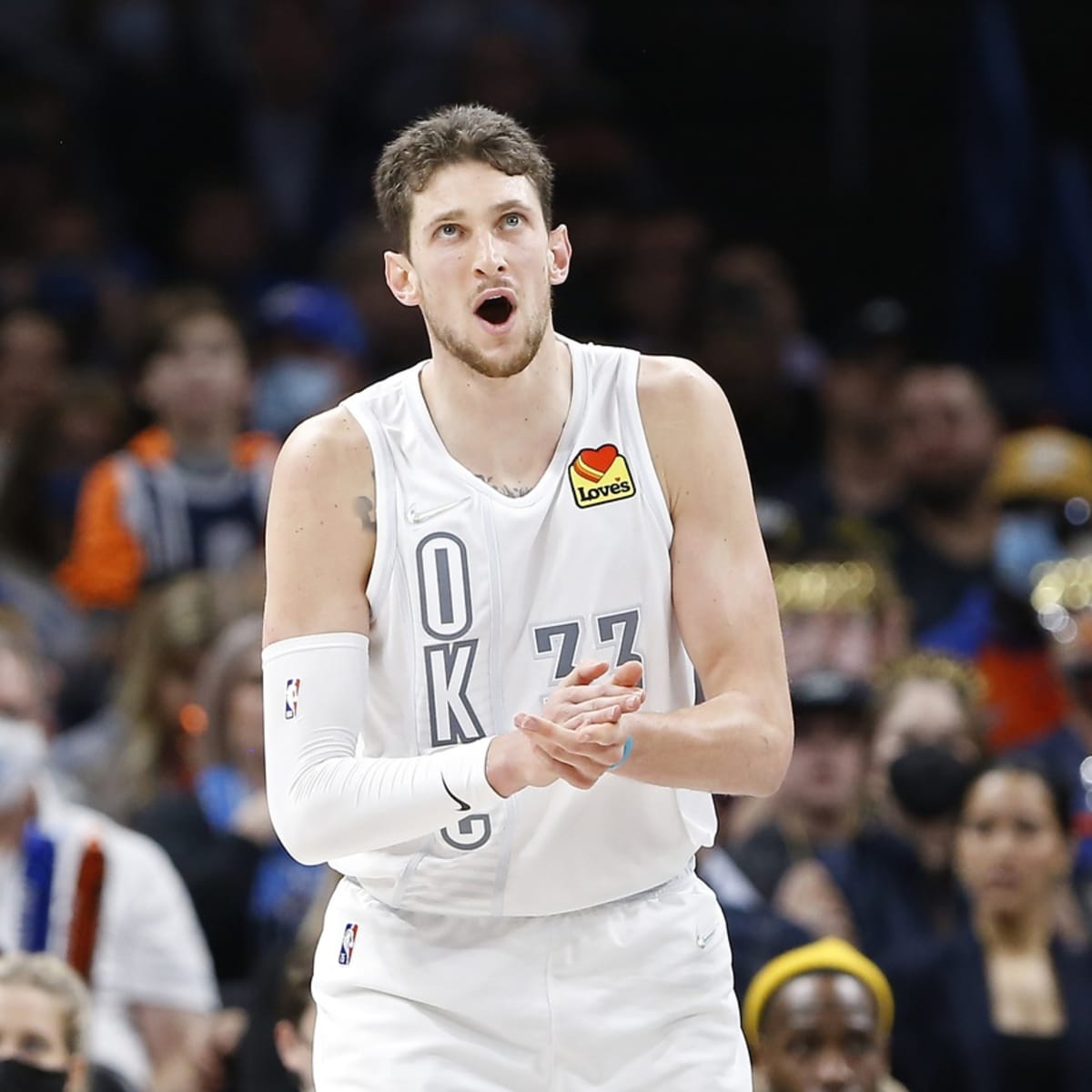 Thunder re-sign F/C Mike Muscala