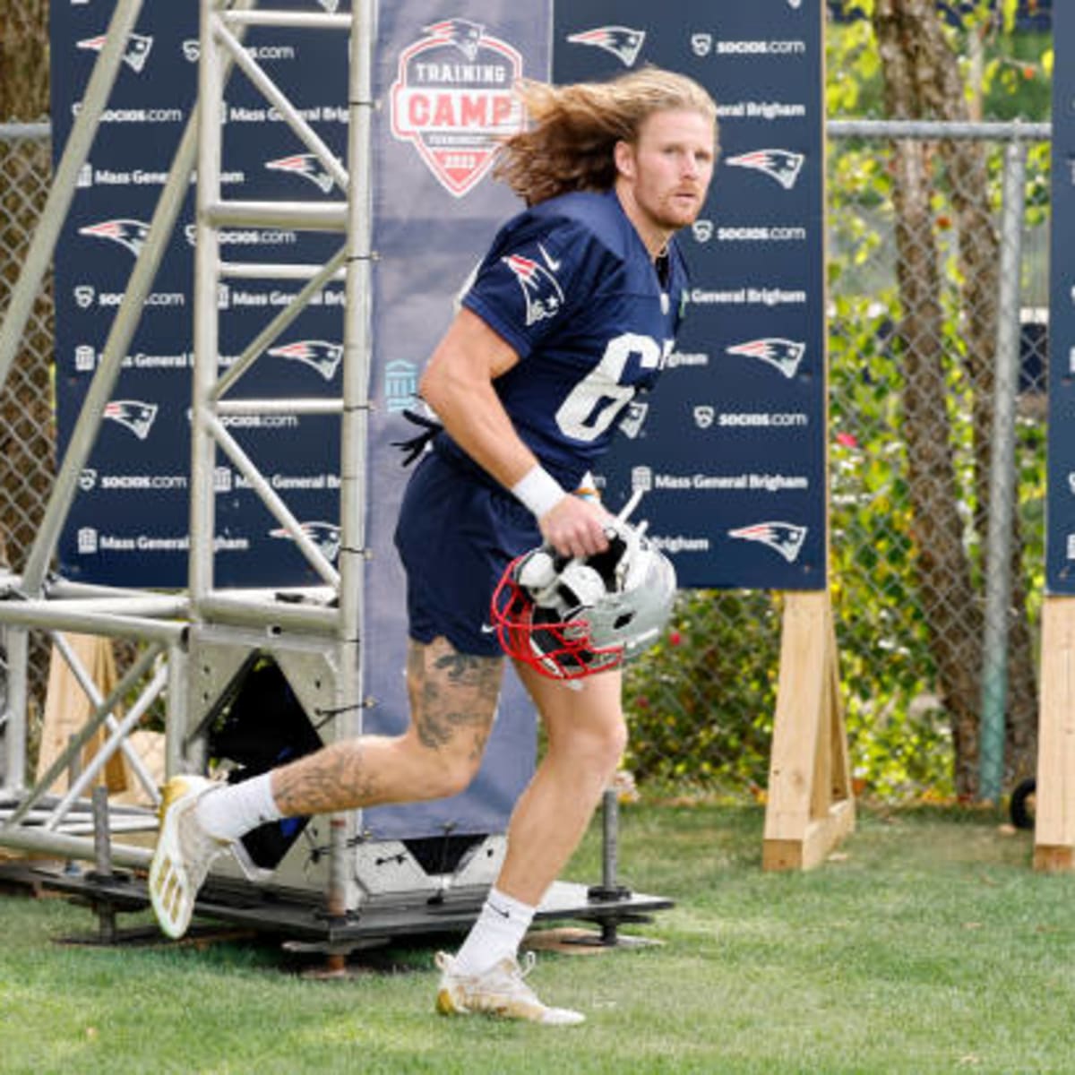 Patriots player conducts youth football camp at Merrimack College, Local  News