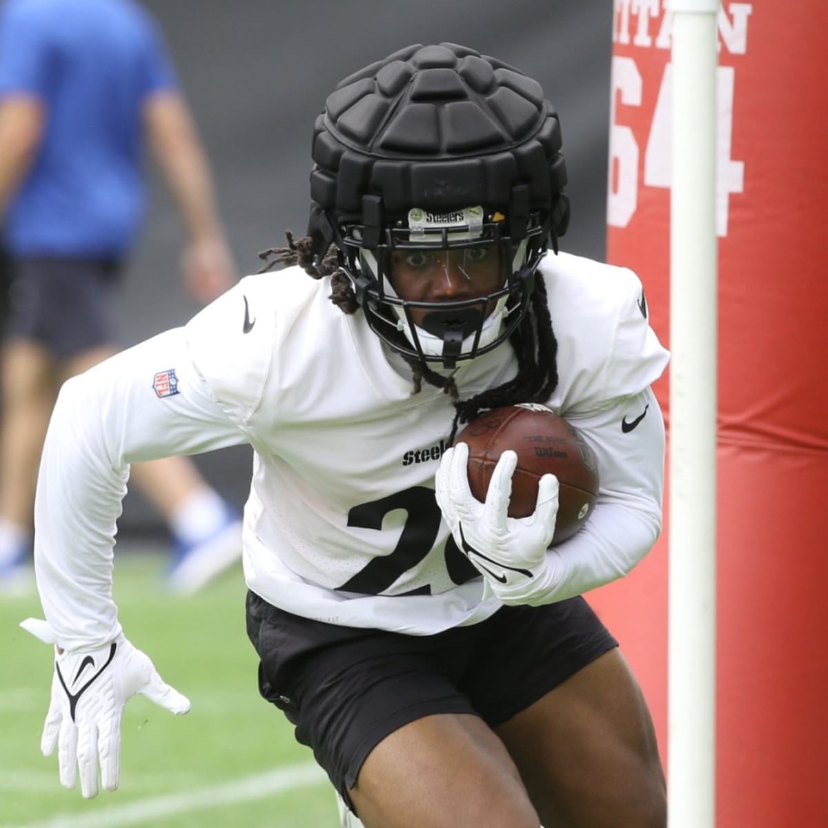 Steelers notes: Devin Bush 'can make a lot more plays' at inside linebacker