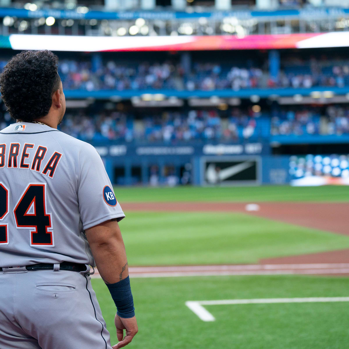 Miguel Cabrera's future with Detroit Tigers uncertain amid knee issue