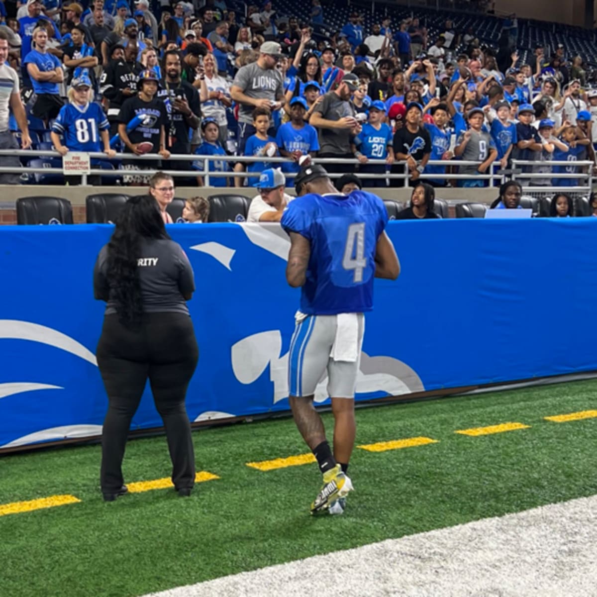 Kickers struggle in Ford Field on Lions family day scrimmage