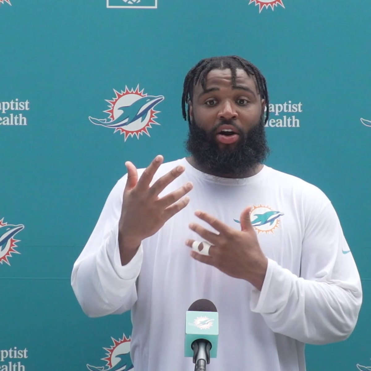 Miami Dolphins News: While His Peers Are Holding Out, Christian Wilkins Is  Dominating