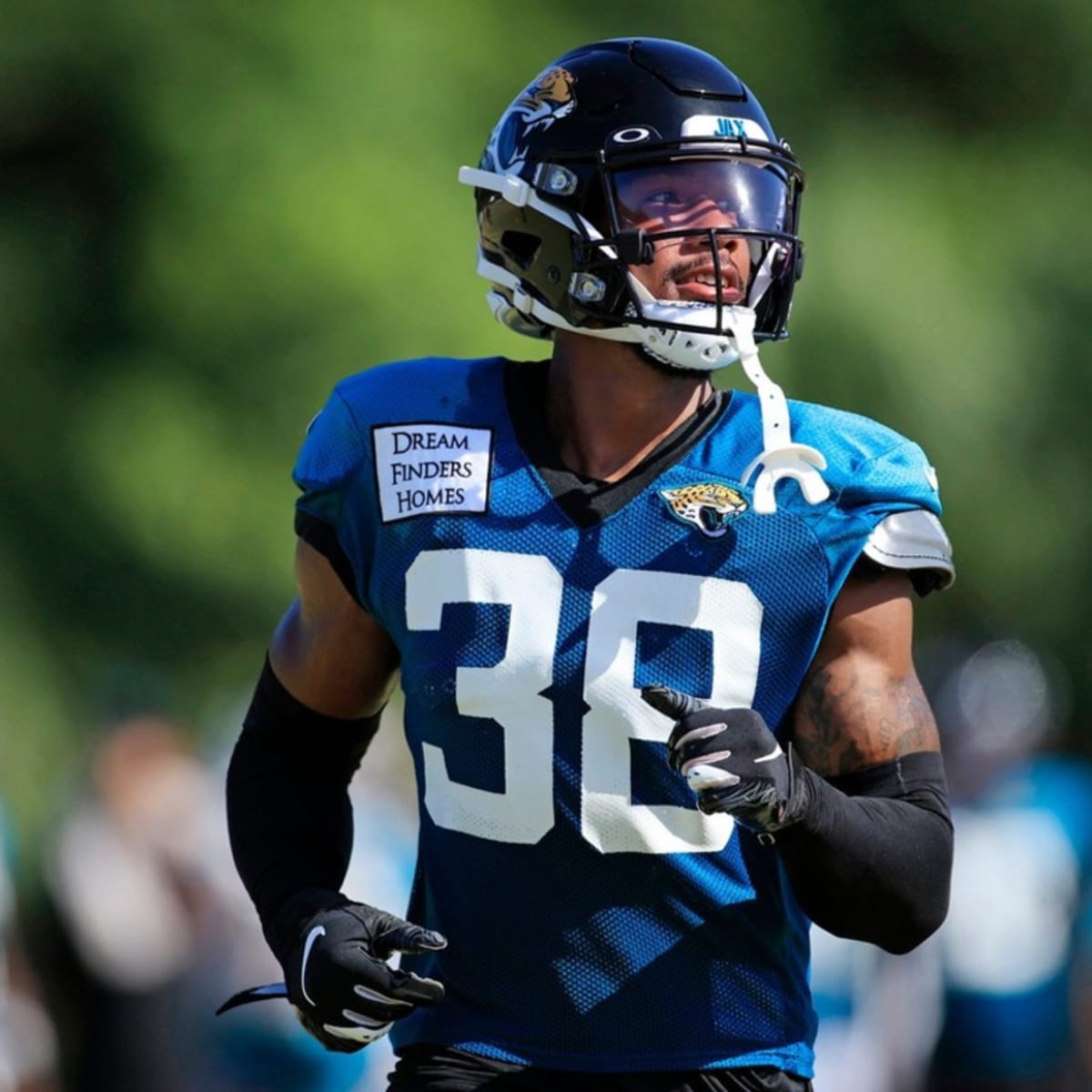 What They Are Saying: Etienne impressing in Jags camp