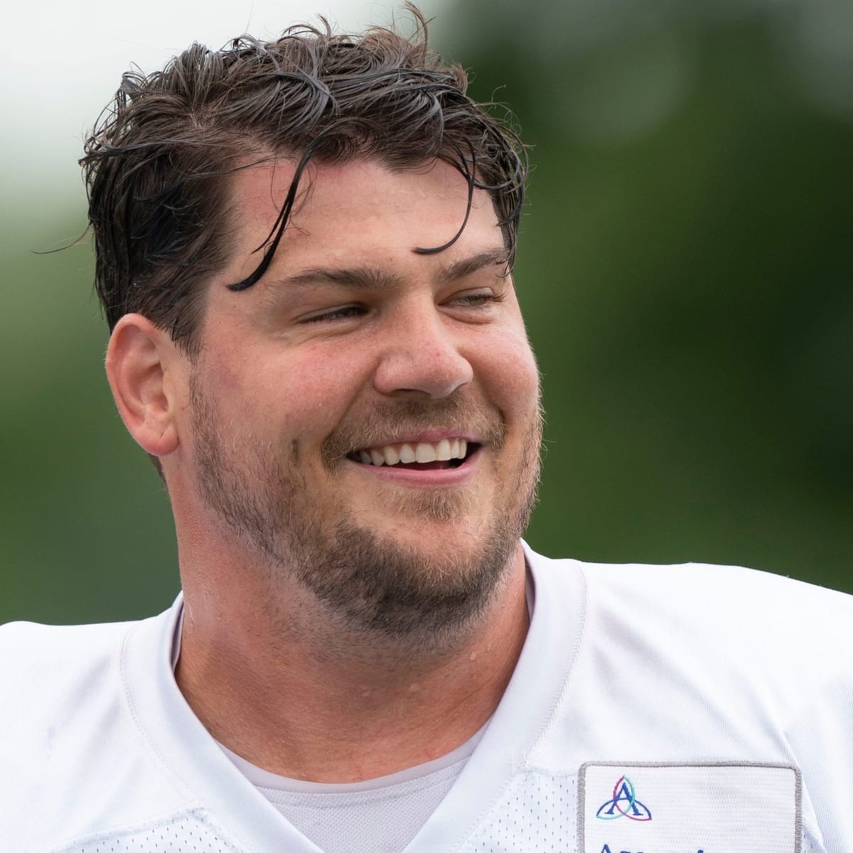 Tennessee Titans tackle Taylor Lewan (77) warms up during training camp at  the NFL football team's practice facility Wednesday, July 27, 2022, in  Nashville, Tenn. (AP Photo/Mark Humphrey Stock Photo - Alamy